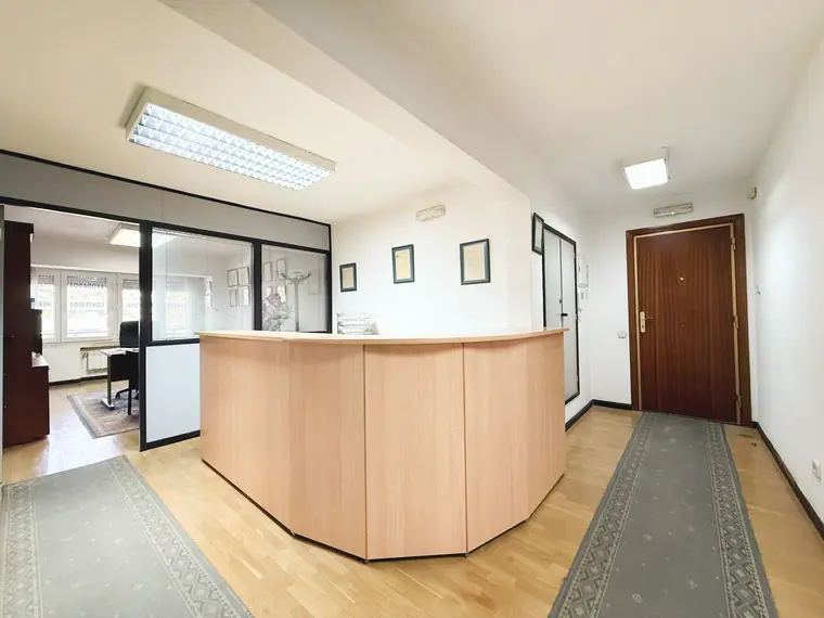 Piso exterior de 90 m² junto a Metro Quintana en Pueblo Nuevo, Madrid